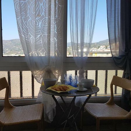Romantica Fuga Con Vista Panoramica Sulla Citta Di Savonaアパートメント エクステリア 写真